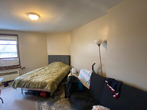 340 Ellis Ave in Iowa City, IA - Foto de edificio - Building Photo