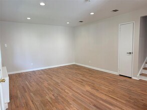 5 2nd Rd in Great Neck, NY - Building Photo - Building Photo