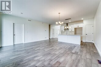 702 Elliot Pt Rd in Amherstburg, ON - Building Photo - Building Photo