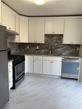 160 Bentley Pkwy, Unit 14L in Woodstock, GA - Building Photo - Building Photo