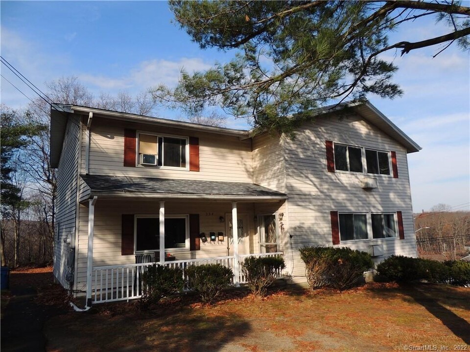 224 Windy Dr in Waterbury, CT - Building Photo