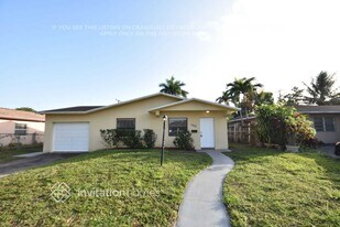 7440 Johnson St in Hollywood, FL - Building Photo