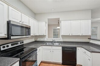 3306 Sheffield Cir in Decatur, GA - Building Photo - Building Photo