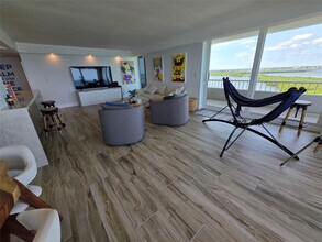 5550 N Ocean Dr in Riviera Beach, FL - Building Photo - Building Photo