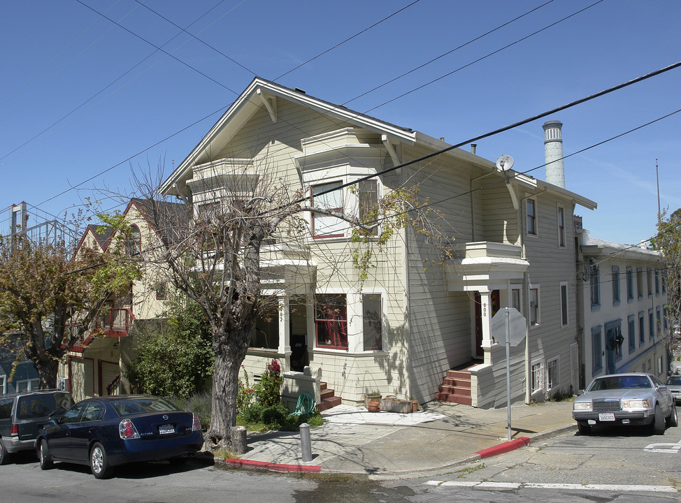 802 Winslow St in Crockett, CA - Foto de edificio