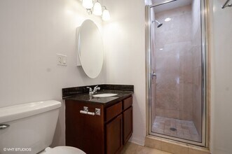 2852 W Rosemont Ave-Unit -2852-3 in Chicago, IL - Building Photo - Building Photo