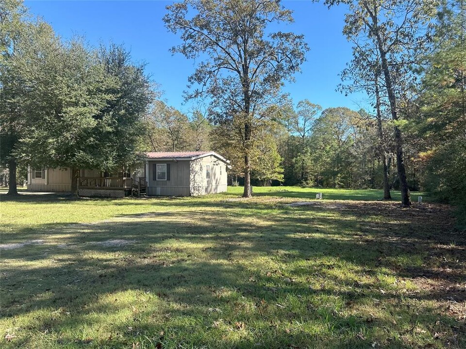 89 Pine Oak Ln in Huntsville, TX - Foto de edificio