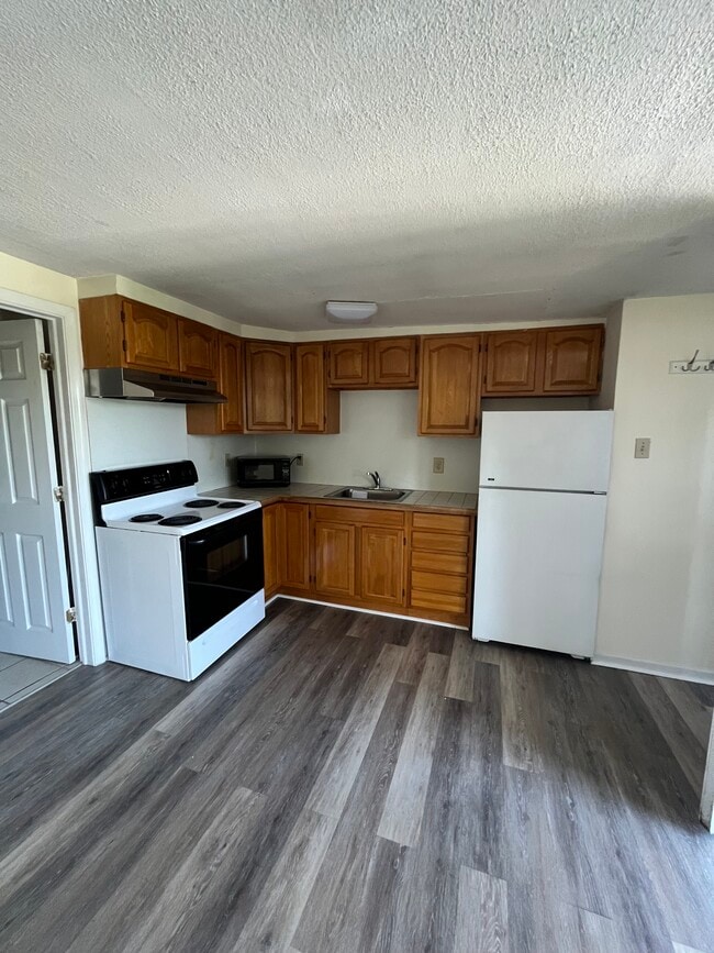 property at 103 E Overbrook Rd