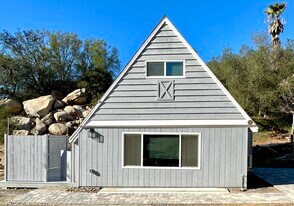 38374 Rainbow Heights Pl in Fallbrook, CA - Building Photo