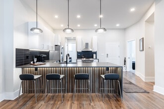 795 E McMillan St, Unit 3 in Cincinnati, OH - Foto de edificio - Building Photo