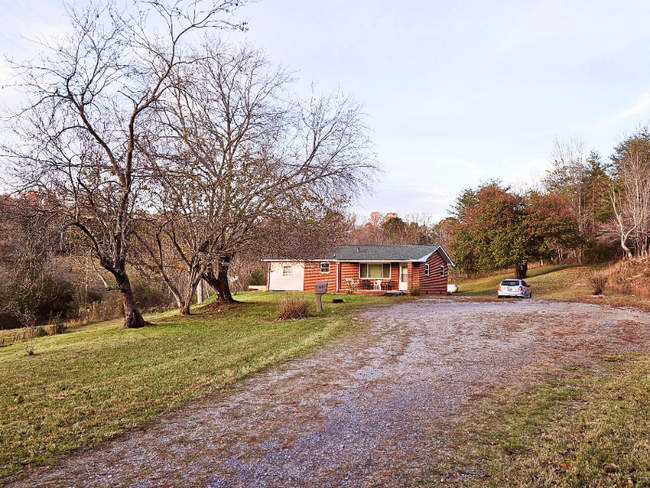 473 Gillespie Rd in Spring City, TN - Building Photo - Building Photo