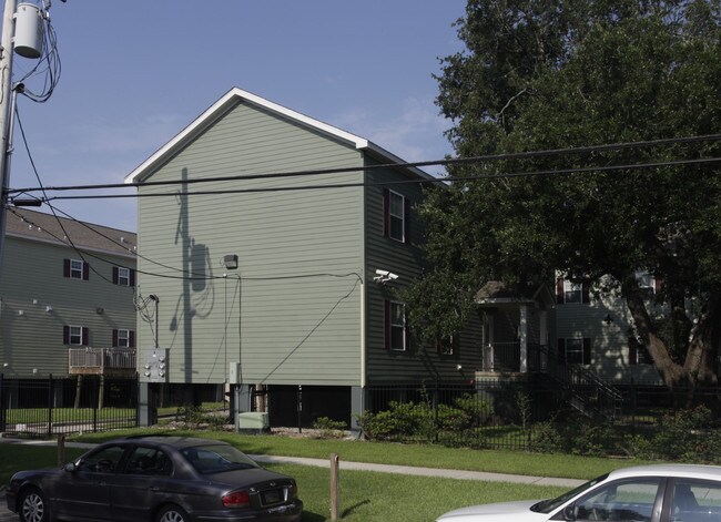 Filmore Parc Apartments in New Orleans, LA - Building Photo - Building Photo