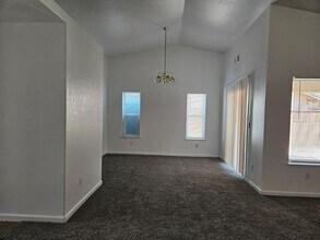 2042 Romolo St in Delano, CA - Building Photo - Building Photo