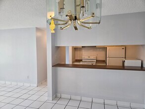 525 Putnam Rd in West Palm Beach, FL - Building Photo - Building Photo