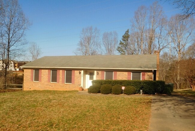 property at 2420 Wellington Dr