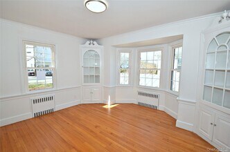 27 N Lewis Pl in Rockville Centre, NY - Building Photo - Building Photo