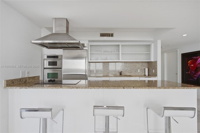 1800 S Ocean Dr in Hallandale Beach, FL - Foto de edificio - Building Photo