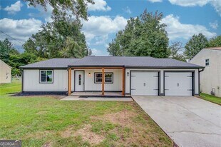 5266 Long Green Ln in Stone Mountain, GA - Building Photo