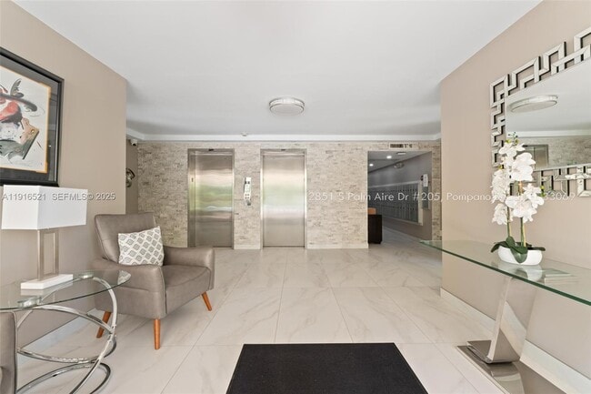 2851 S Palm Aire Dr in Pompano Beach, FL - Foto de edificio - Building Photo