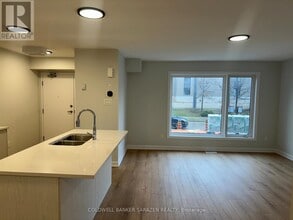 701 Glenroy Gilbert Dr in Ottawa, ON - Building Photo - Building Photo