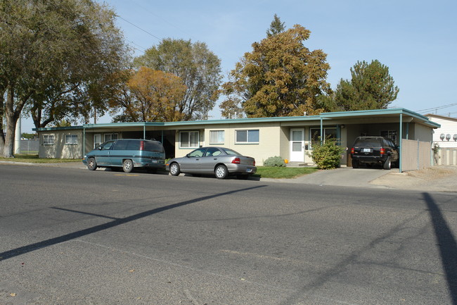 963-983 W Idaho Ave in Ontario, OR - Building Photo - Building Photo