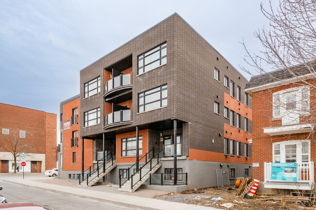 3701 Mackenzie St in Montréal, QC - Building Photo - Building Photo