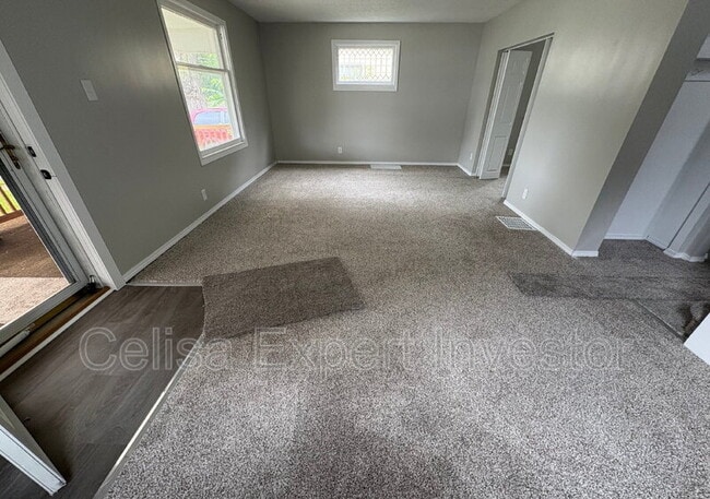 2711 Thompson Ave in Fort Wayne, IN - Building Photo - Building Photo