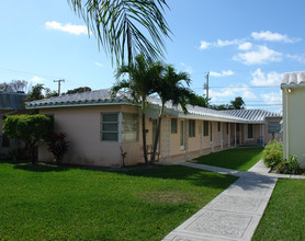 1712-1714 Fletcher St in Hollywood, FL - Building Photo - Building Photo