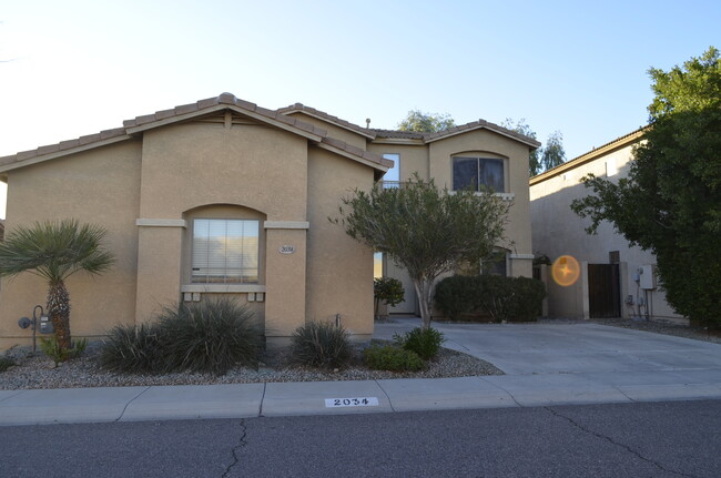 2034 N Arbor Ln in Chandler, AZ - Building Photo - Building Photo