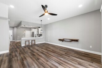 26532 Castleview Way in Wesley Chapel, FL - Foto de edificio - Building Photo