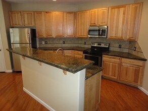 7626 E Cholla Overlook Dr in Tucson, AZ - Foto de edificio - Building Photo