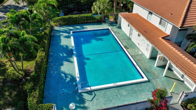 property at 2750 Forest Hills Blvd