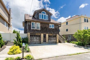 146 Sunset Ln in Mantoloking, NJ - Building Photo