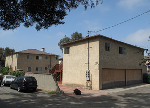 2355 Torrance Blvd in Torrance, CA - Foto de edificio - Building Photo