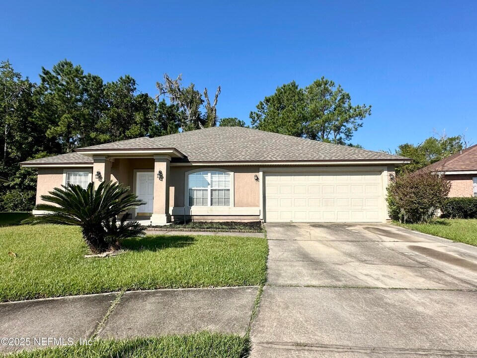 6764 Gentle Oaks Dr in Jacksonville, FL - Building Photo
