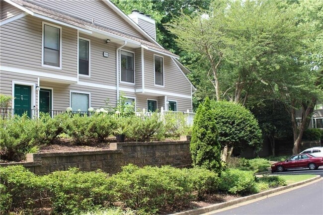 property at 1508 Wynnes Ridge Cir SE