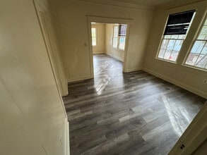 4559 Clayton Dr in Baton Rouge, LA - Foto de edificio - Building Photo