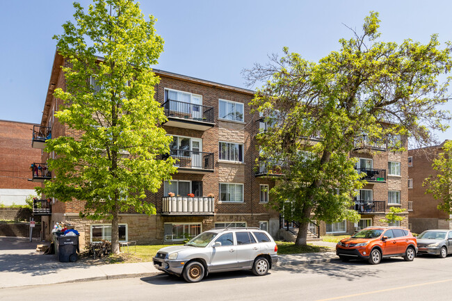 3900 Bouchette Rue in Montréal, QC - Building Photo - Building Photo