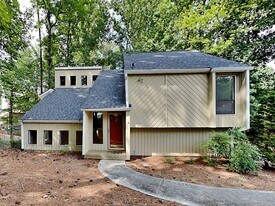 2205 Oakrill Ct, Unit 02206 in Marietta, GA - Building Photo