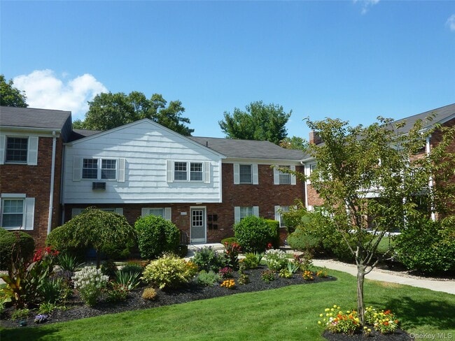 133 Doxbury Ln in Suffern, NY - Building Photo - Building Photo