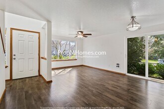 2203 Sam Parrett Dr in Newberg, OR - Building Photo - Building Photo