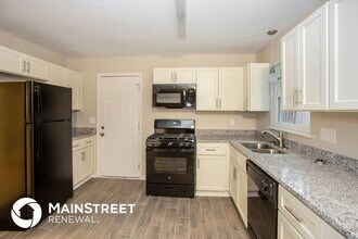 10321 Roundhouse Cir in Mint Hill, NC - Building Photo - Building Photo