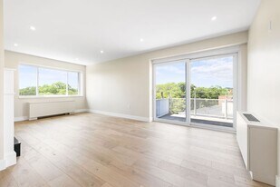 14 Concord Ave, Unit 824 in Cambridge, MA - Building Photo