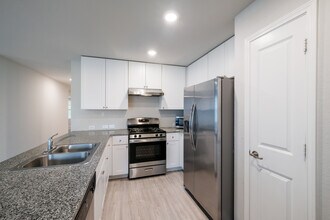 7011 Polo Downs in San Antonio, TX - Building Photo - Building Photo