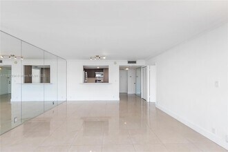 1901 Brickell Ave in Miami, FL - Building Photo - Building Photo