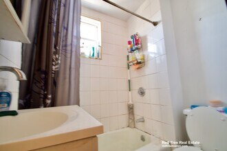 79 Capen St, Unit 2 in Medford, MA - Building Photo - Building Photo