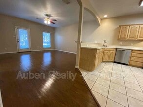 300 E Main St in Lancaster, TX - Building Photo - Building Photo