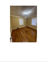 1736 Brewer Blvd SW in Atlanta, GA - Building Photo