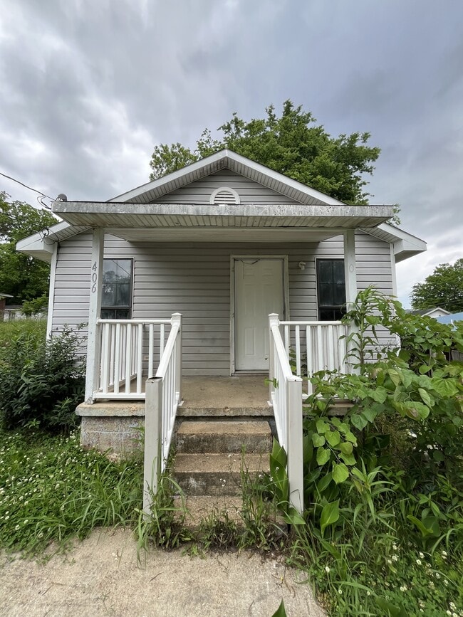 property at 406 W Ripley Ave