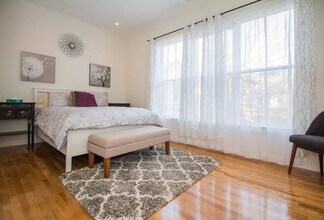 2 Harvard Square in Brookline, MA - Building Photo - Building Photo
